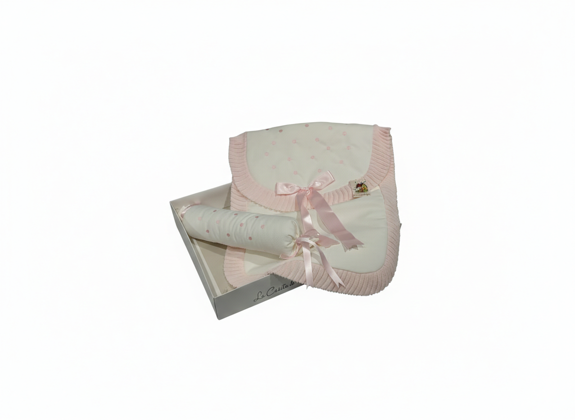 SET REGALO COLCHA Y COJIN DE PIQUE/LANA. LA CASITA DE PEPITO — ARENA
