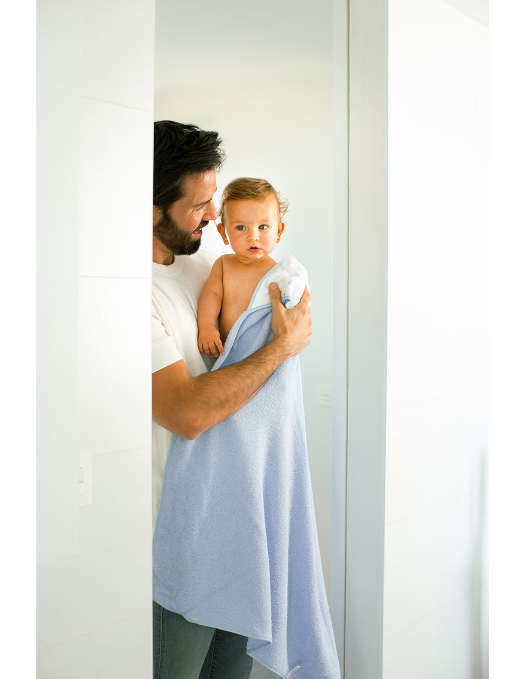 CAPA DE BAÑO Y BABERO ELEFANTE INTERBABY