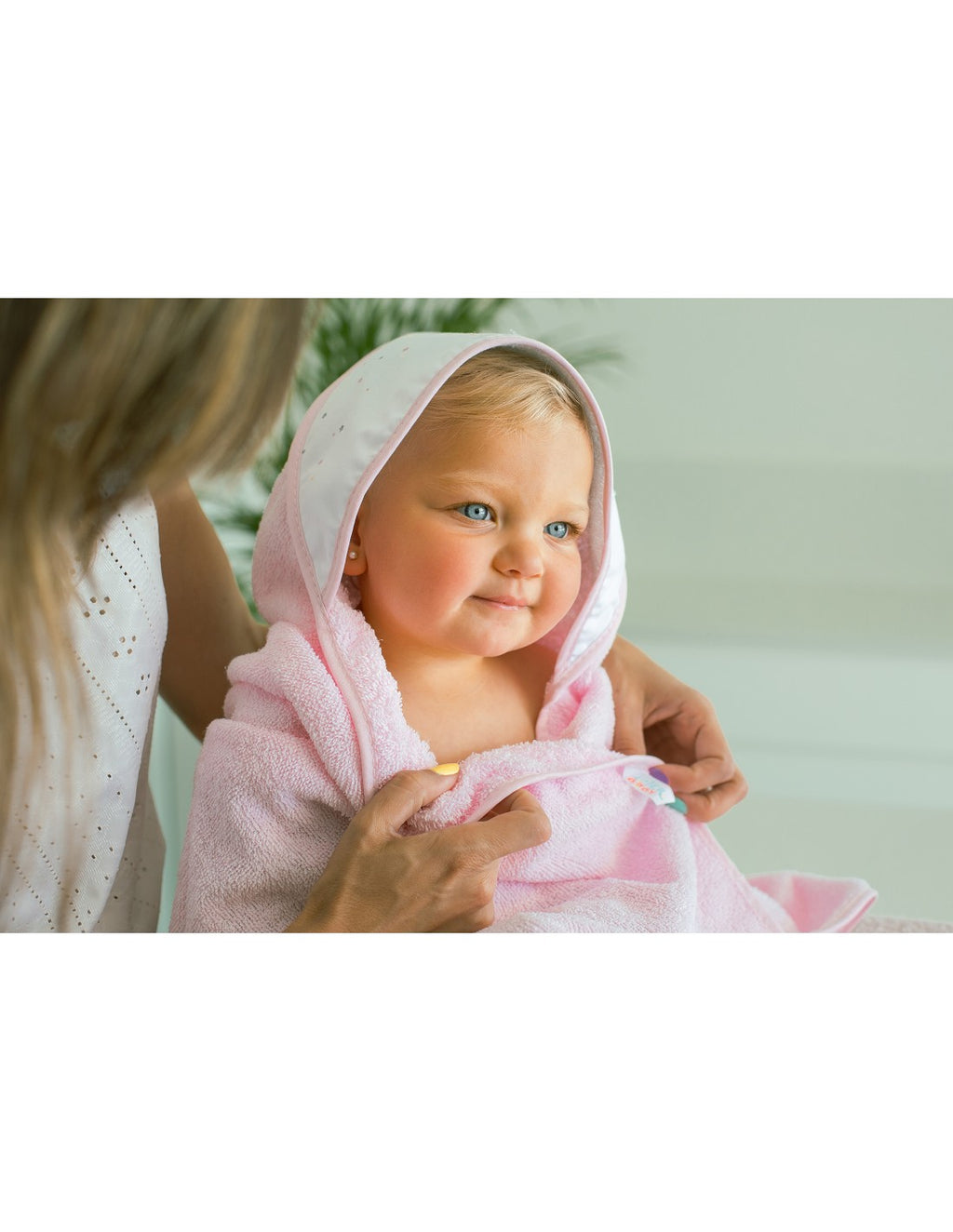 CAPA DE BAÑO Y BABERO ELEFANTE INTERBABY