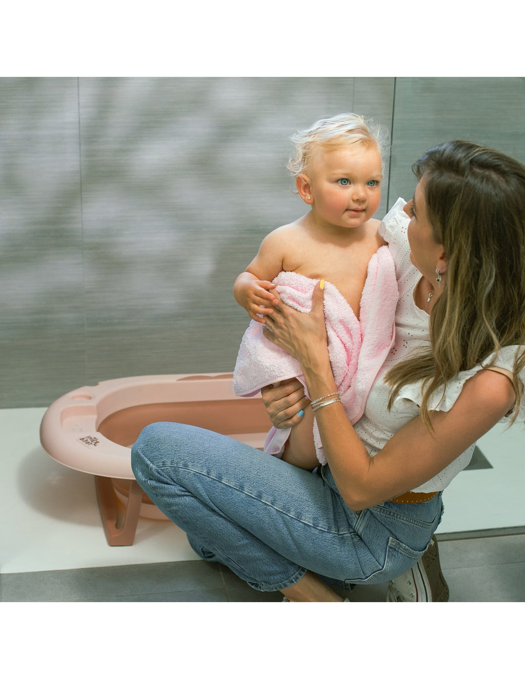 CAPA DE BAÑO Y BABERO ELEFANTE INTERBABY